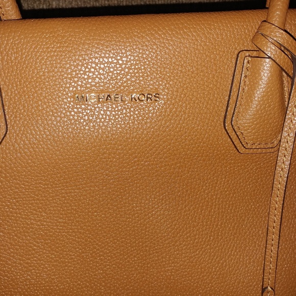 Gently used Michael Koss handbag🔥🙌💯 - Picture 2 of 8